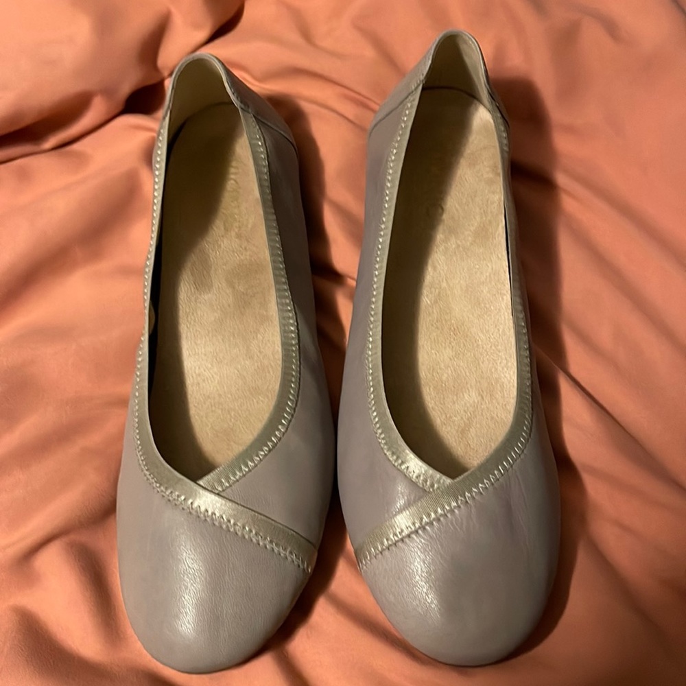 Almost new Vionic dress shoes size 12